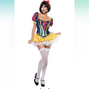 Snow White costume new never worn xxl